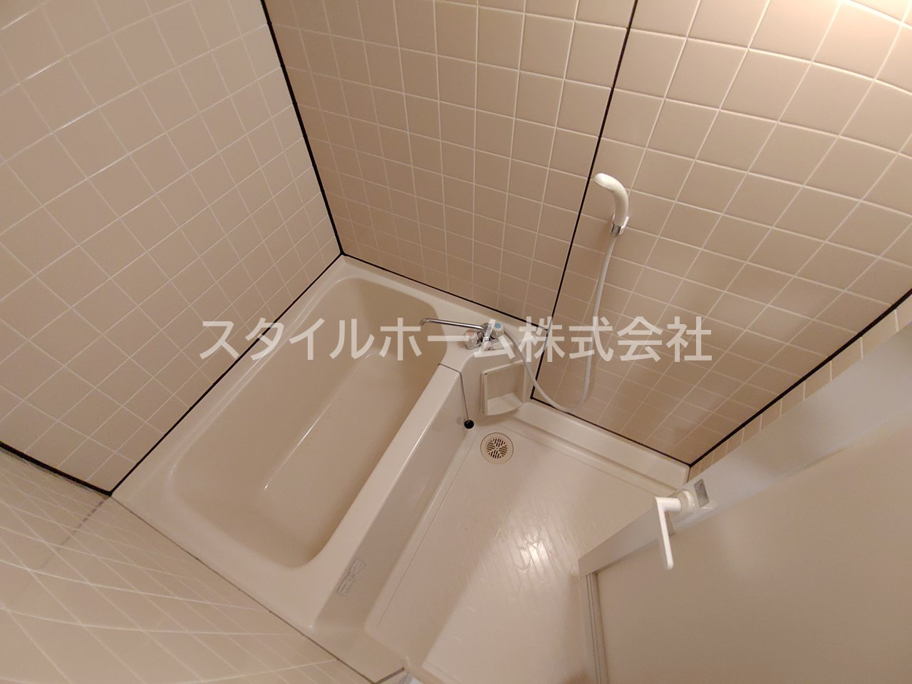 セザンヌ王ヶ崎の浴室|別部屋写真です。