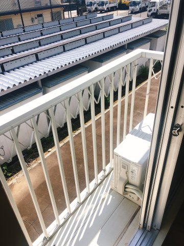 トラッドハウスBのバルコニー