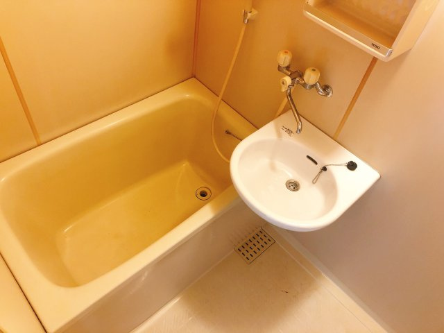 トラッドハウスBの浴室