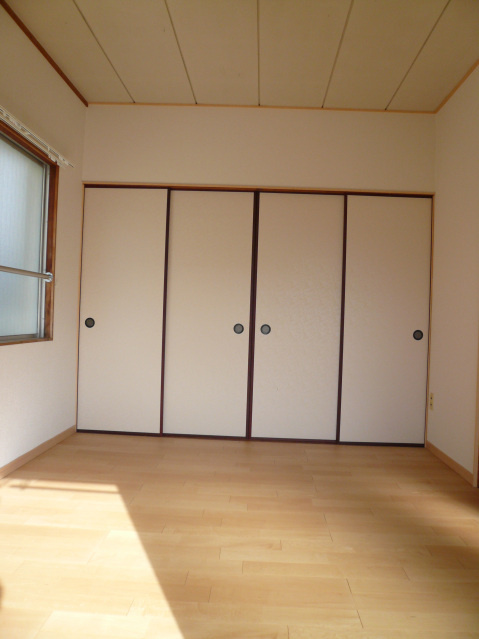 長谷コーポの洋室