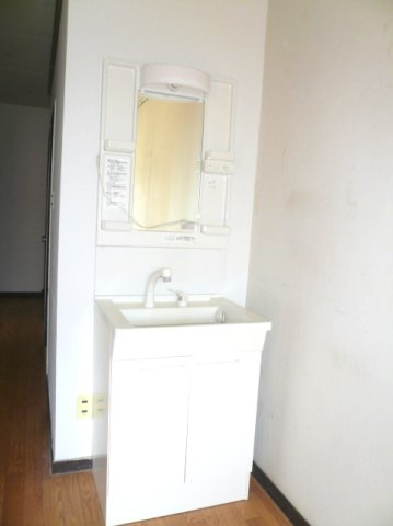 長谷コーポの独立洗面台|使いやすい独立洗面台です