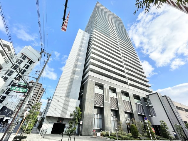 ロイヤルメドゥ香里園タワーの外観|外観もきれいです