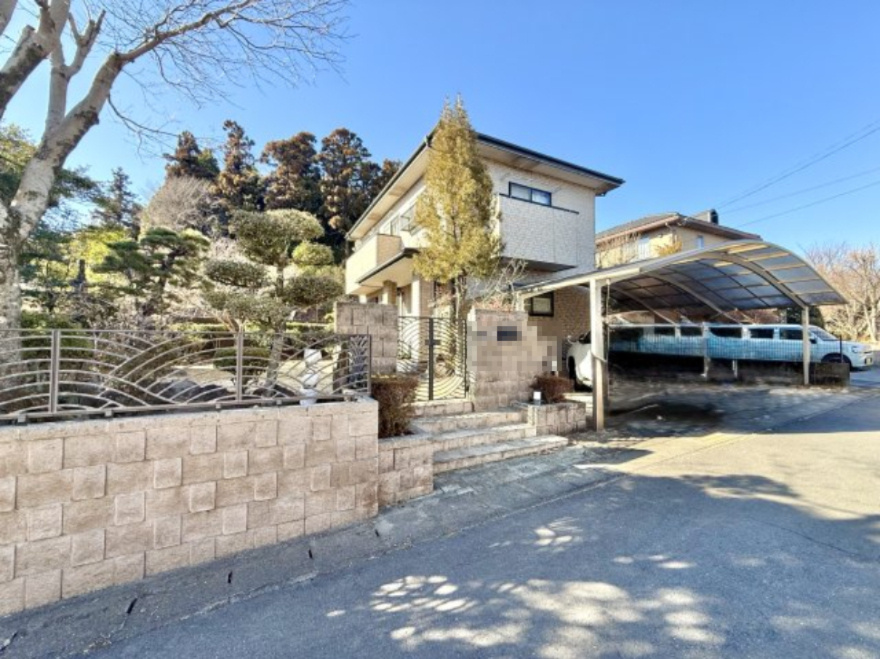 【中古戸建】北群馬郡榛東村広馬場の外観|■外観｜特徴のある個性的な住まいと美しい街並み、そして住みやすい環境を、ぜひ現地でご覧になりませんか。お気軽にお問合せください(^^)  