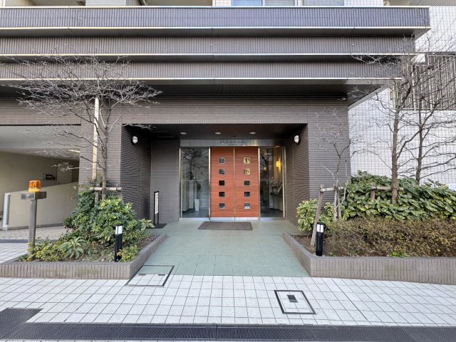 クオリア広尾のエントランス