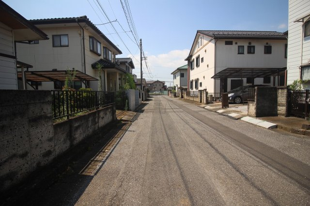 小山市羽川の前面道路含む現地写真|北西側道路