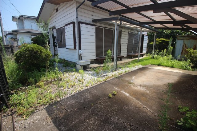 小山市羽川の庭|南側にはお庭スペースも♪家庭菜園やガーデニングなど、使い方も自由に楽しめそうですね◎