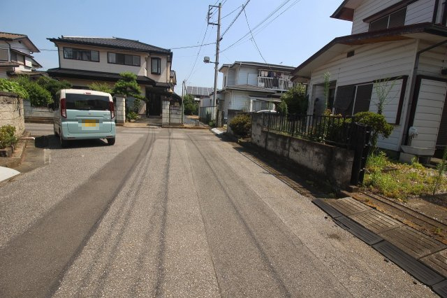 小山市羽川の前面道路含む現地写真|北西側道路
