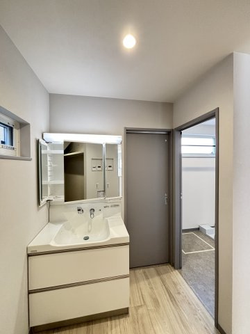 新築戸建　伴東８丁目の独立洗面台