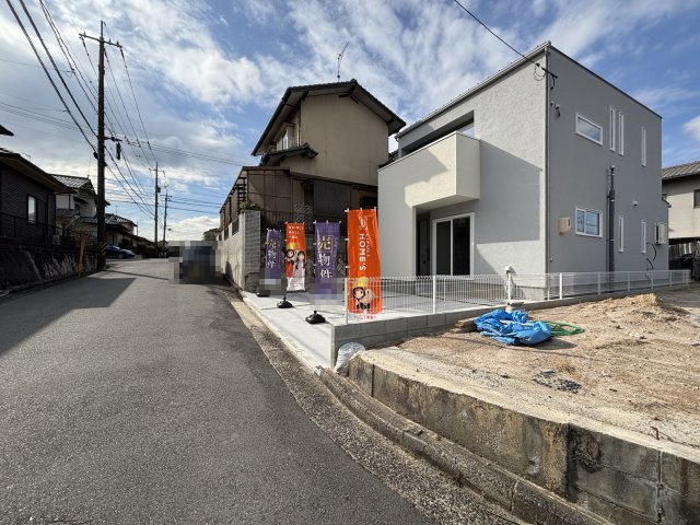 新築戸建　伴東８丁目の前面道路含む現地写真