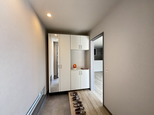 新築戸建　伴東８丁目の玄関