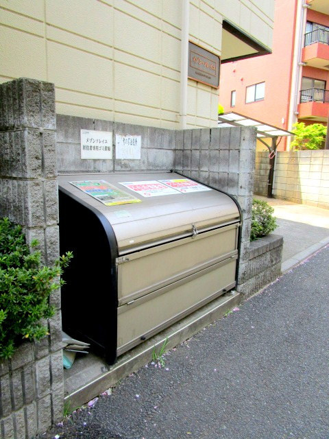 メゾンソレイユのその他共用部分|★敷地内ゴミストッカー完備★