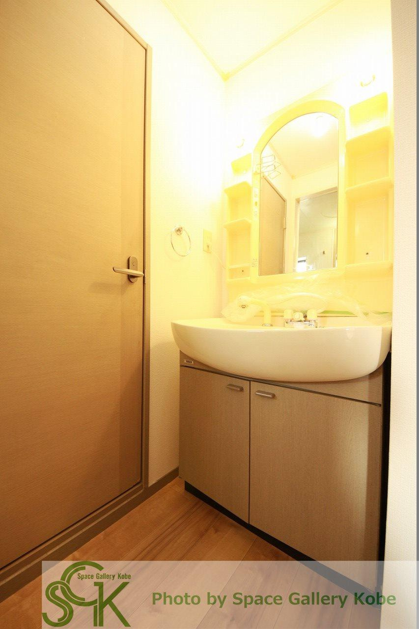 フローラルコートの洗面所|※お部屋により仕様が異なる場合があります。