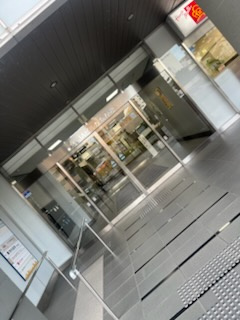 JAビルかながわのエントランス