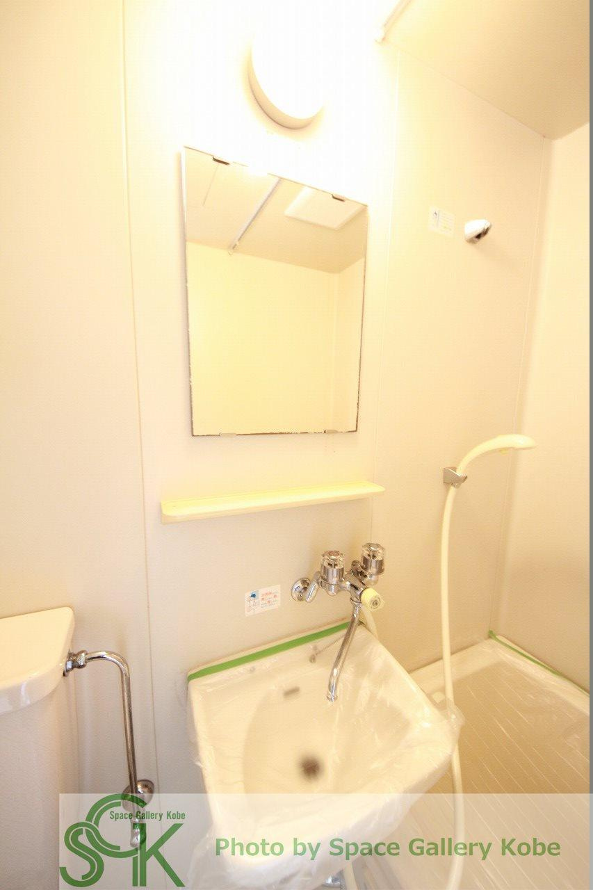 ジュネスタチバナの洗面所|※お部屋により仕様が異なる場合があります。