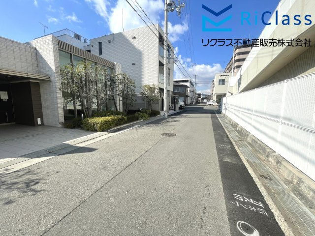 ジェイグラン・エル神戸兵庫の周辺|マンション前の道路です