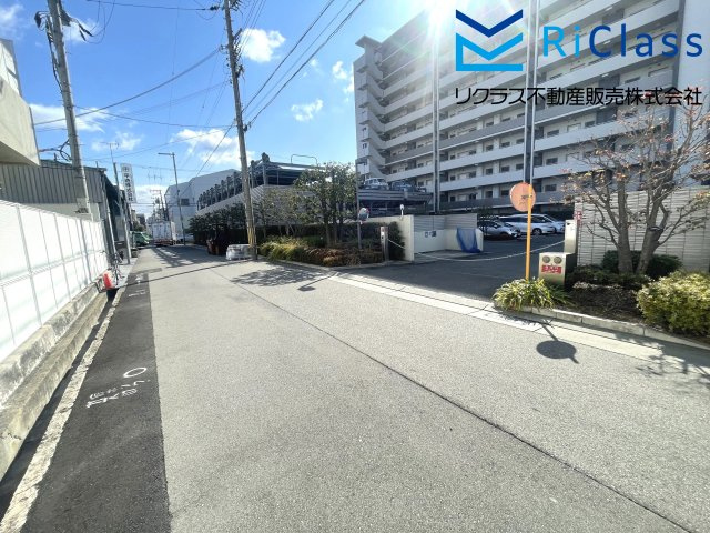 ジェイグラン・エル神戸兵庫の周辺|マンション前の道路です