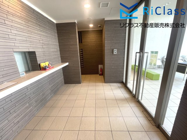 ジェイグラン・エル神戸兵庫のエントランス|ゆとりのあるエントランスです