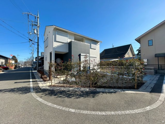 野洲市三上　新築戸建ての前面道路含む現地写真