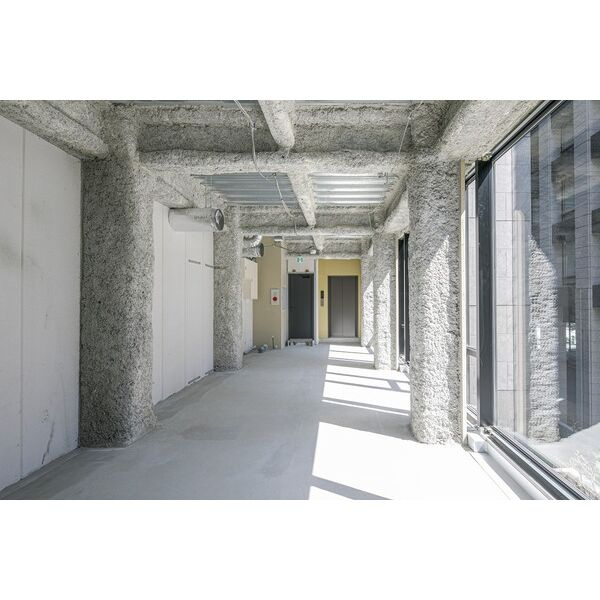 HP-SQUARE YAESU(エイチピースクエアヤエス)の内装