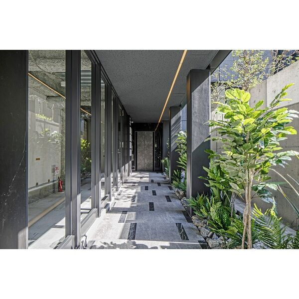 HP-SQUARE YAESU(エイチピースクエアヤエス)