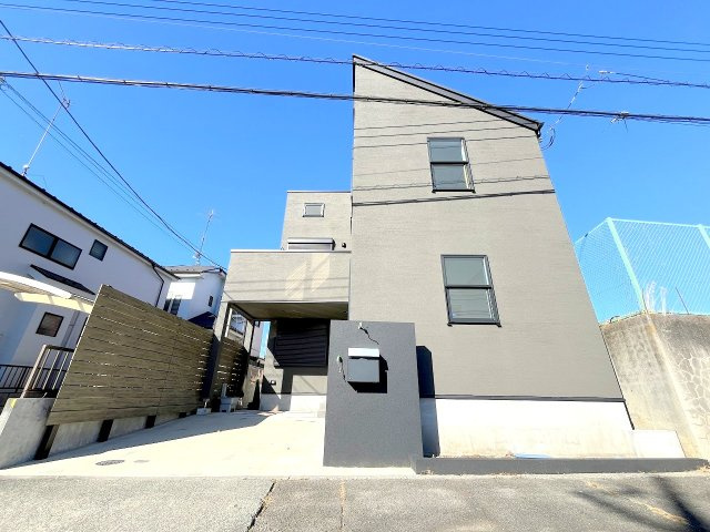 あきる野市小川東2　中古戸建の外観