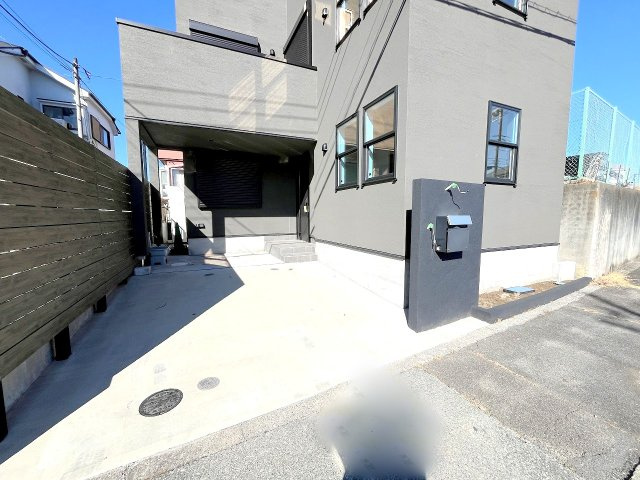 あきる野市小川東2　中古戸建の駐車場