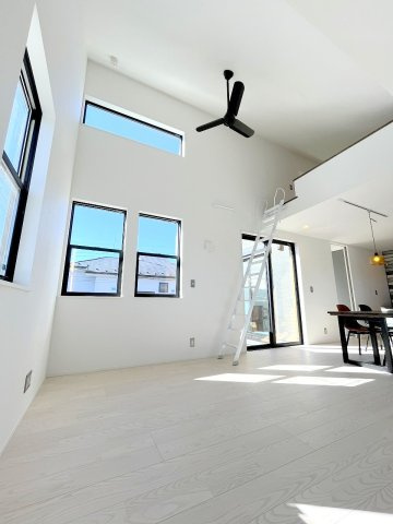 あきる野市小川東2　中古戸建の居間・リビング