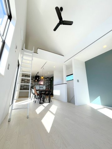 あきる野市小川東2　中古戸建の居間・リビング