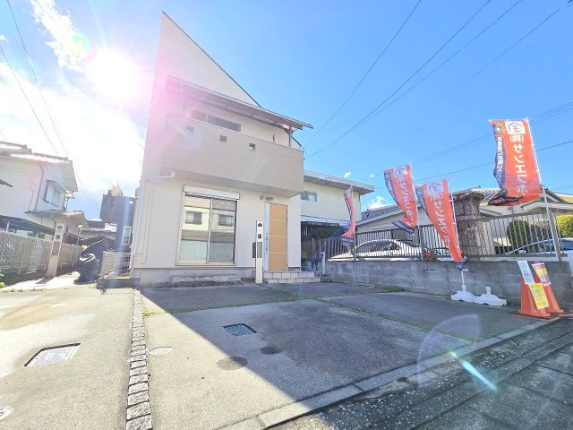 昭島市拝島町5　中古戸建の前面道路含む現地写真