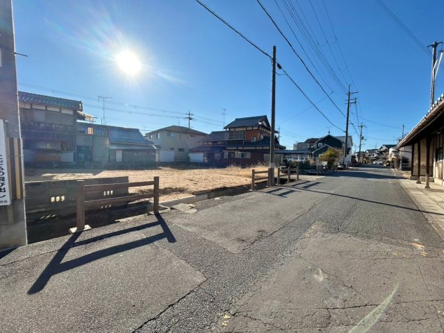 野洲市行畑2号地　建築条件無し売土地の前面道路含む現地写真