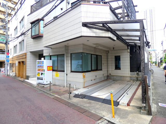 サンハイツの駐車場|★敷地内有料駐車場★