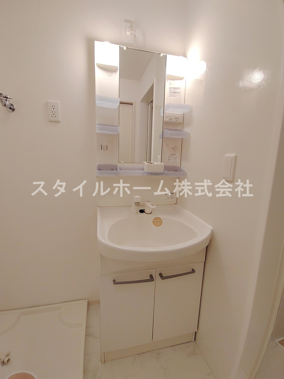 パークサイド前田の洗面所|別部屋写真です。