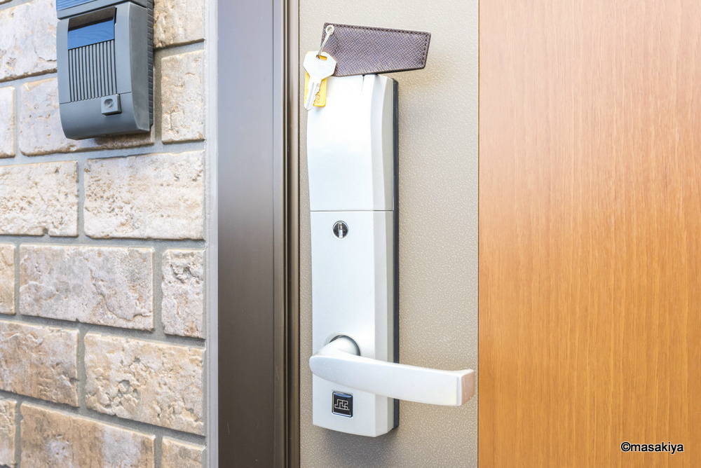 メゾン・ド・ブランのエントランス|カードキー