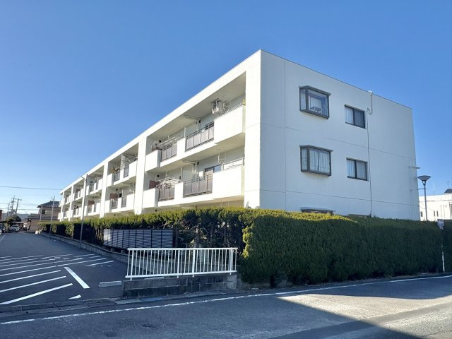 売中古マンション　篠ケ瀬ハイム２階の外観|南向きの構造で日当たり良好。