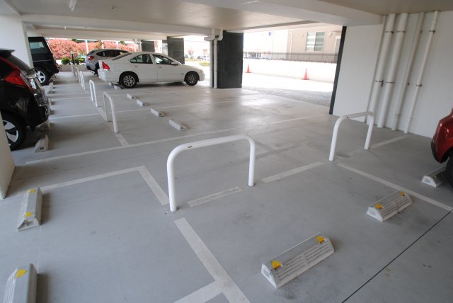 エトランゼ東櫛原15の駐車場
