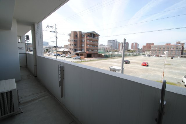 エトランゼ東櫛原15のバルコニー