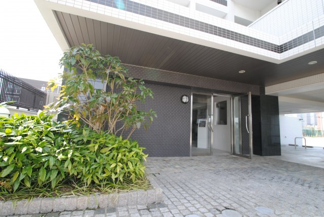 エトランゼ東櫛原15の玄関