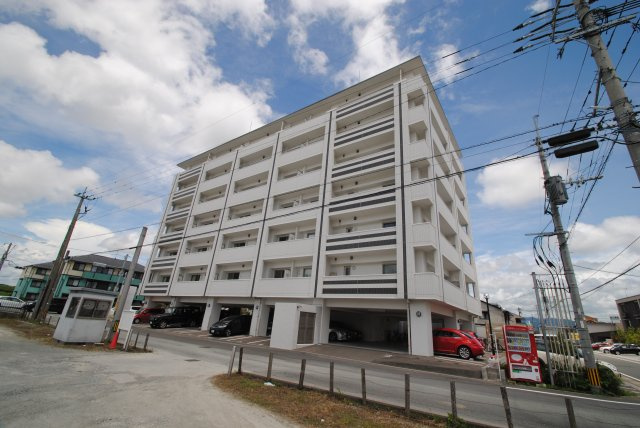 エトランゼ東櫛原15の外観