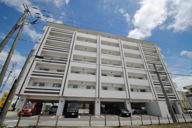 エトランゼ東櫛原15の外観