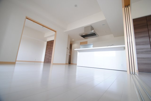 エトランゼ東櫛原15の居間・リビング|同タイプ　イメージ写真