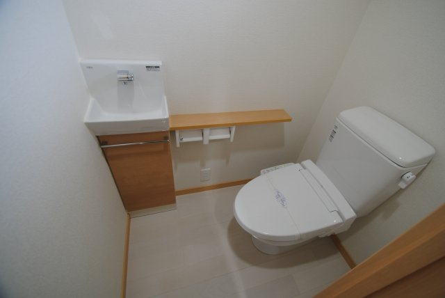 エトランゼ東櫛原15のトイレ|同タイプ　イメージ写真