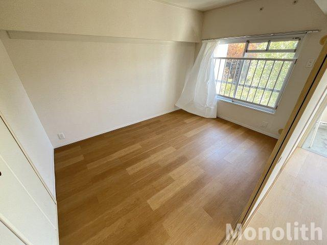 泉北鴨谷台３丁6号棟の洋室