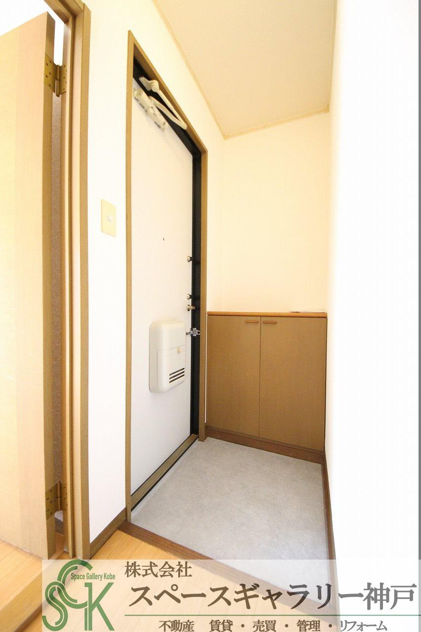 ハイカムール伊川の玄関