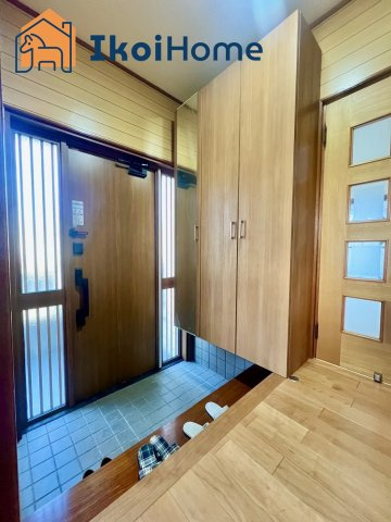 神戸市西区今寺　中古戸建の玄関|【ホームページに現地動画掲載中】●年中無休：当日予約可●人気のスマート電子気キー付です。