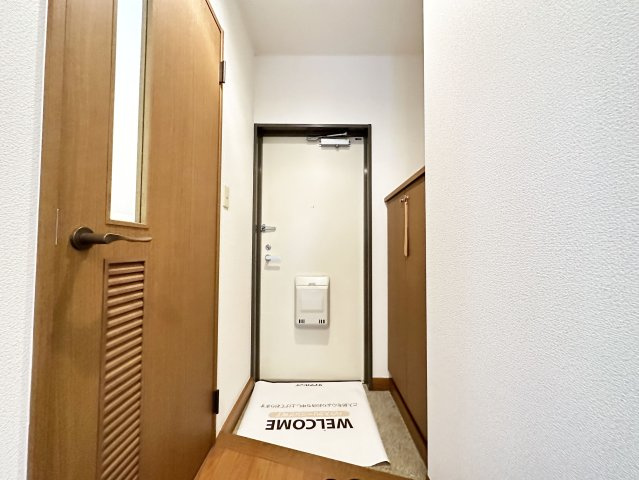 パインコート札場の玄関