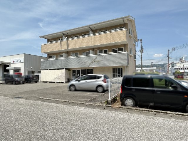 パインコート札場