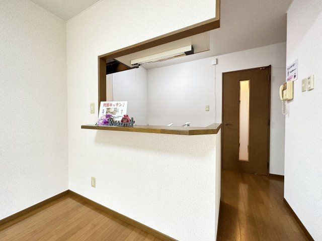 パインコート札場の内装