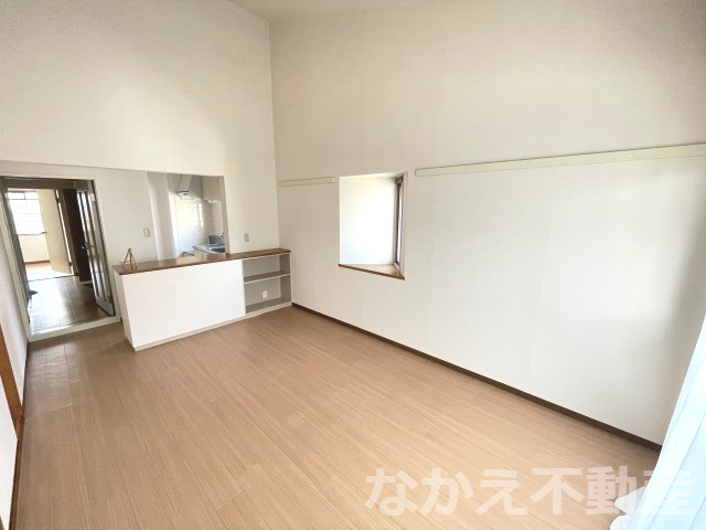 【居間・リビング】 | こちらの居間で趣味の時間をお楽しみください