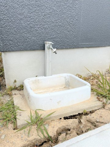 【駐車場】 | 仲介手数料無料！高千帆小学校に通えるリフォーム済み中古住宅　山陽小野田市高千帆２丁目 | 立水栓