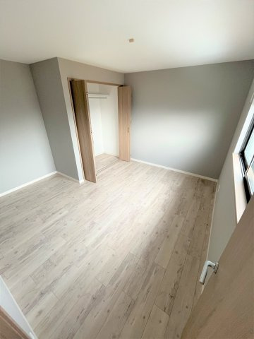 【洋室】 | 仲介手数料無料！高千帆小学校に通えるリフォーム済み中古住宅　山陽小野田市高千帆２丁目 | ２面採光の明るいお部屋で健やかな毎日